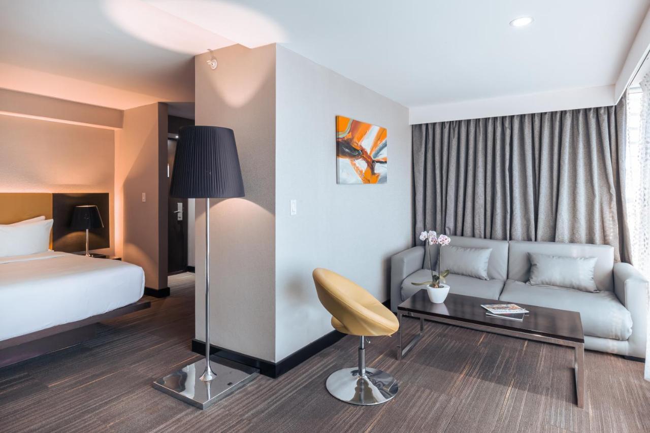 Oriental Hotel 4*